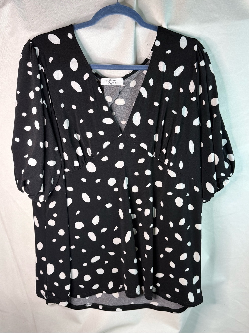 Beacon Apparel Black & White Polka Dot V-Neck Blouse 2X Ladies